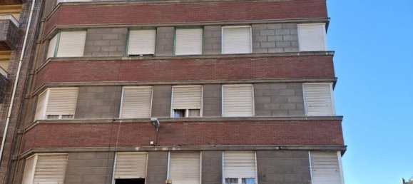 1000m² Building in Leon, Spain No. 28819 17