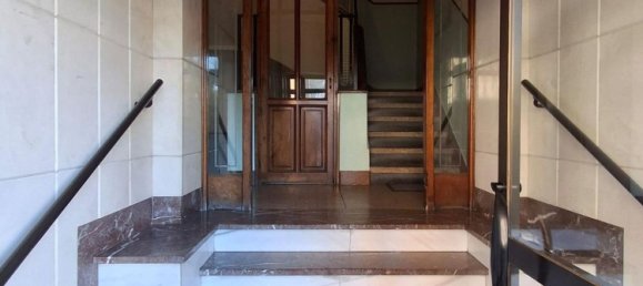 1000m² Building in Leon, Spain No. 28819 19