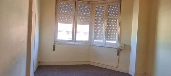 1000m² Building in Leon, Spain No. 28819 7