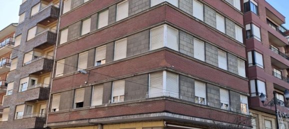 1000m² Building in Leon, Spain No. 28819 18