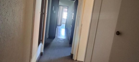 1000m² Building in Leon, Spain No. 28819 8