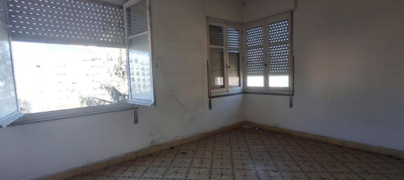 1000m² Building in Leon, Spain No. 28819 31