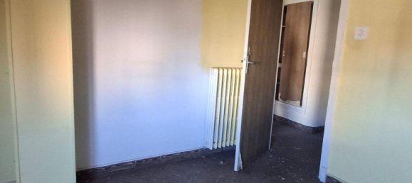 1000m² Building in Leon, Spain No. 28819 2