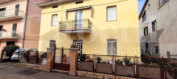 Дом с 4 спальнями в Ассизи, Италия № 126255 4