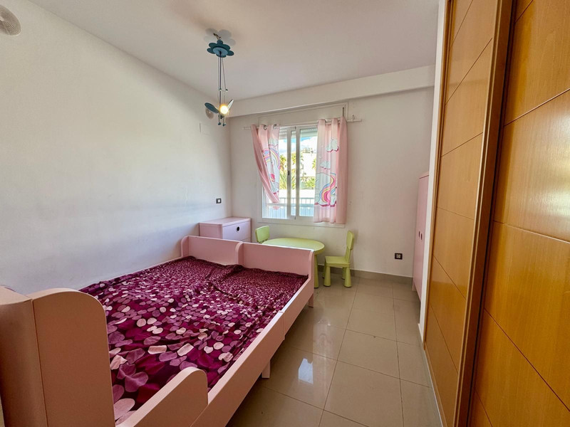 Apartamento de 2 dormitorios en Marbella, Spain No. 46726