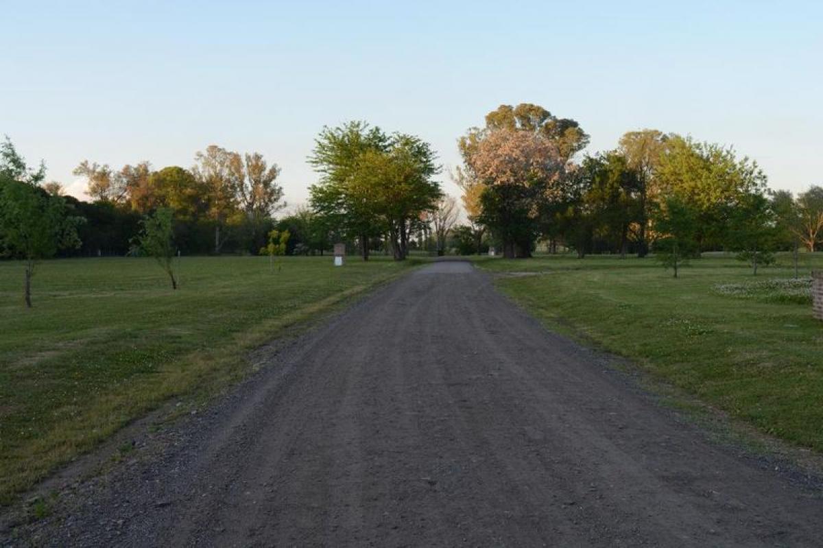 Land in Buenos Aires, Argentina No. 111365