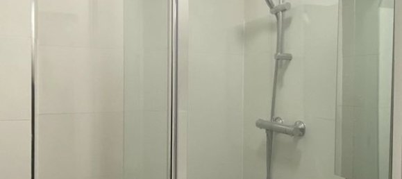 2 bedrooms Apartment in Paris, France No. 149282 4