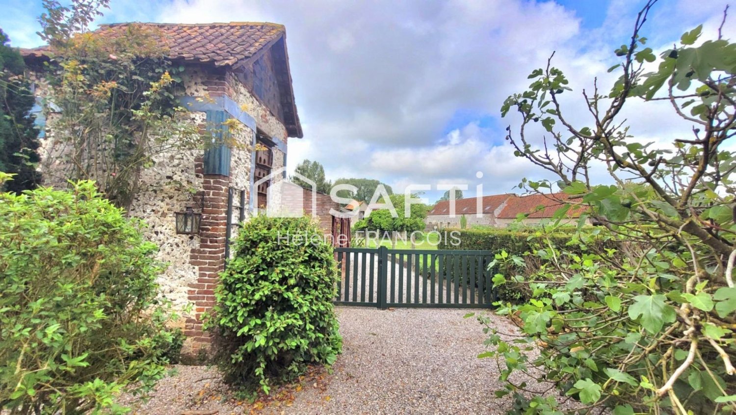 Casa de 4 dormitorios en Etaples, France No. 66048