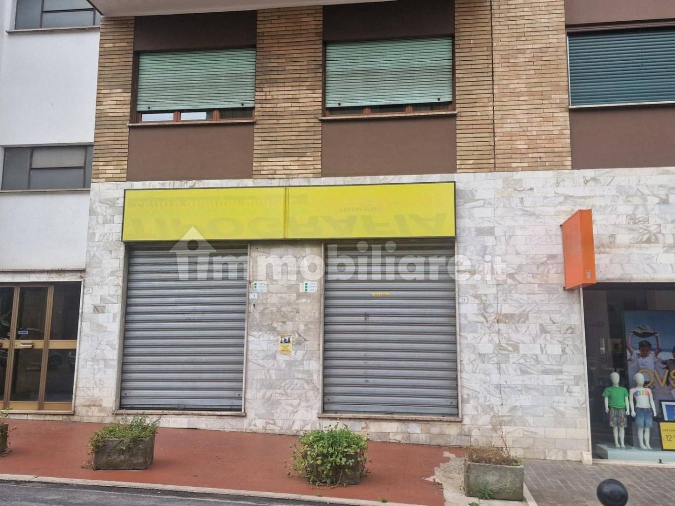 144m² Commercial property in Ferentino, Italy No. 319533