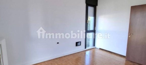 Apartamento de 2 dormitorios en Veniano, Italy No. 235871 32