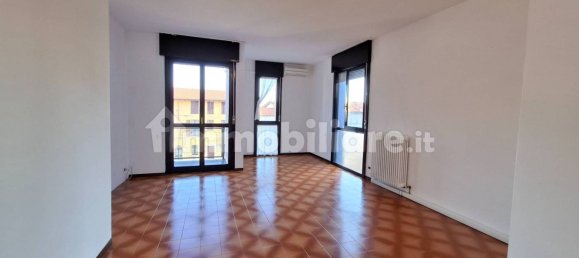 Apartamento de 2 dormitorios en Veniano, Italy No. 235871 2