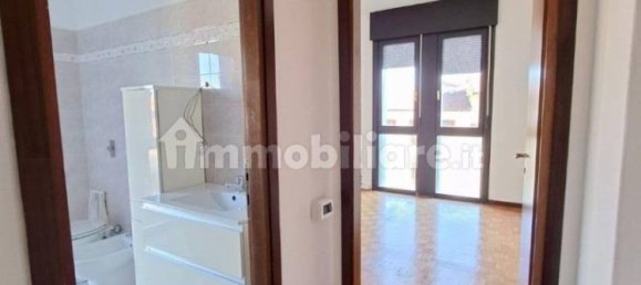 Apartamento de 2 dormitorios en Veniano, Italy No. 235871 20