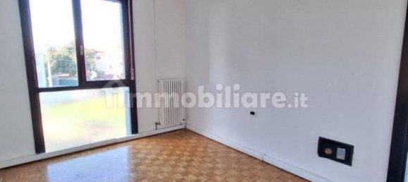 Apartamento de 2 dormitorios en Veniano, Italy No. 235871 31
