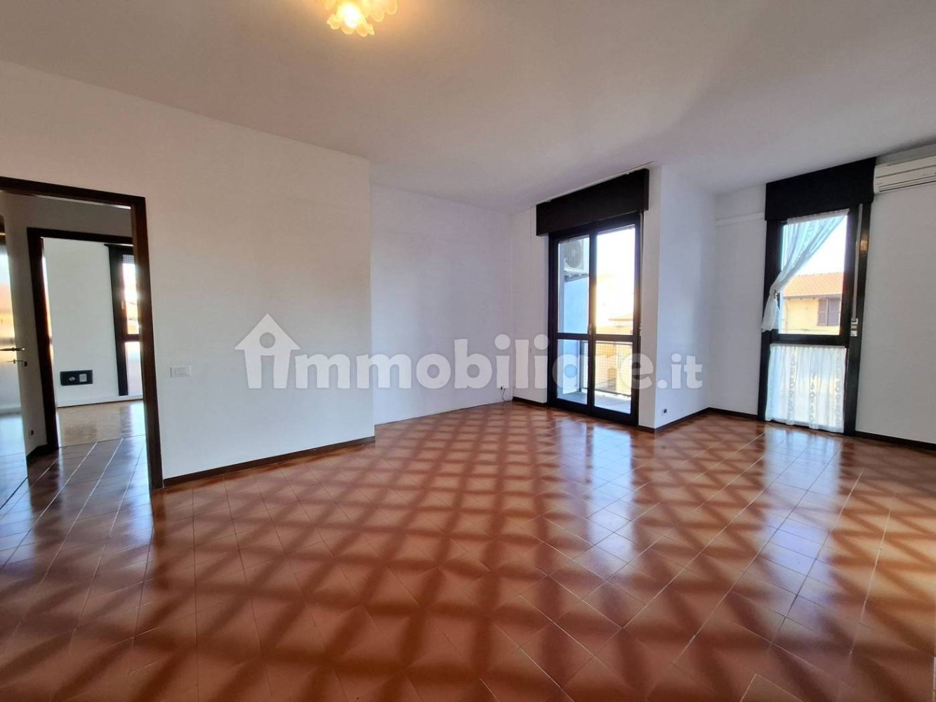 Apartamento de 2 dormitorios en Veniano, Italy No. 235871