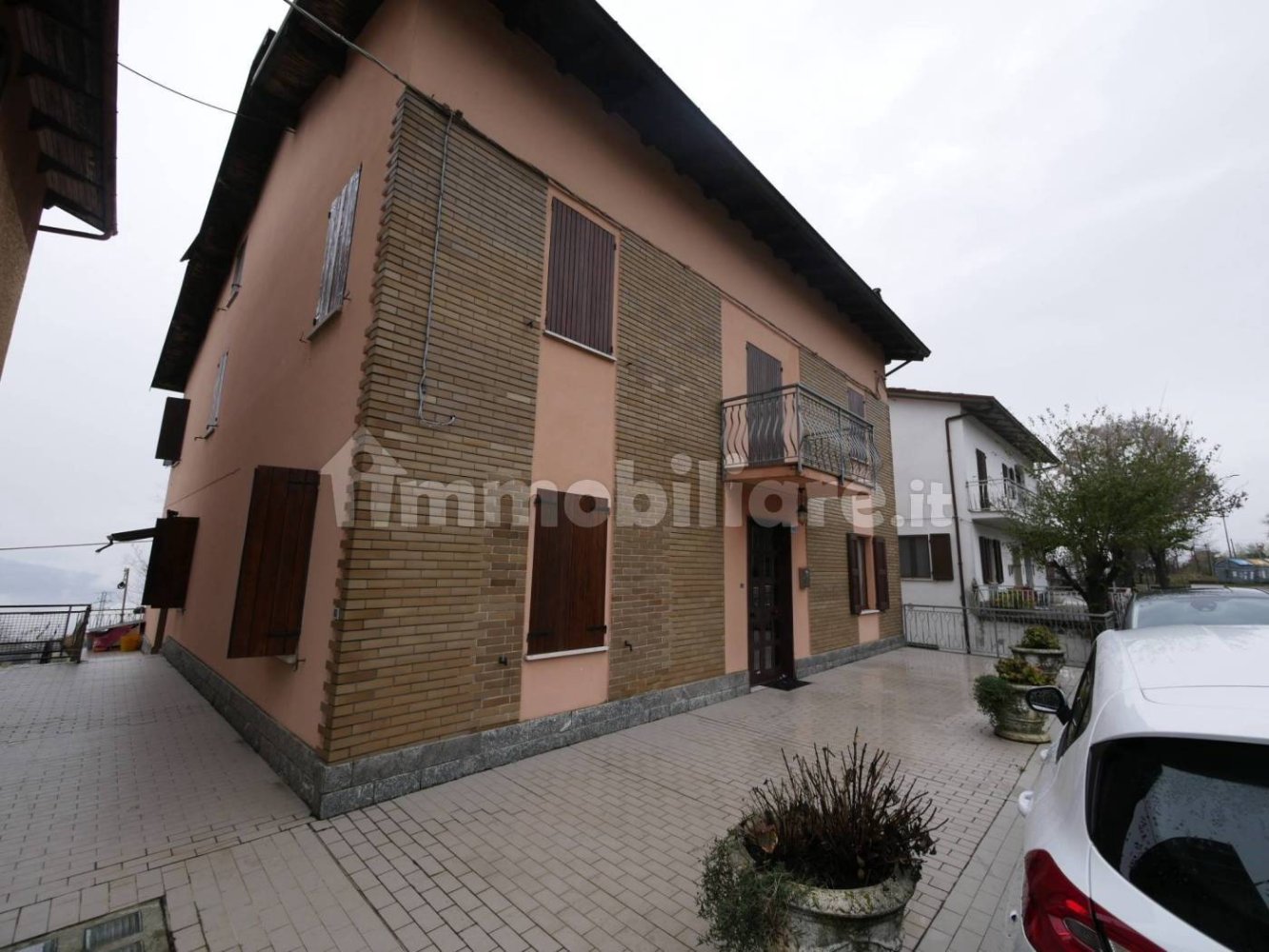 6 bedrooms House in Serramazzoni, Italy No. 383835