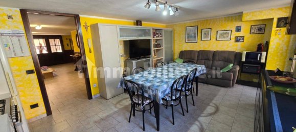 2 bedrooms Villa in Pantigliate, Italy No. 189072 3