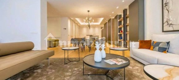 3 bedrooms Apartment in Milan, Italy No. 316920 8