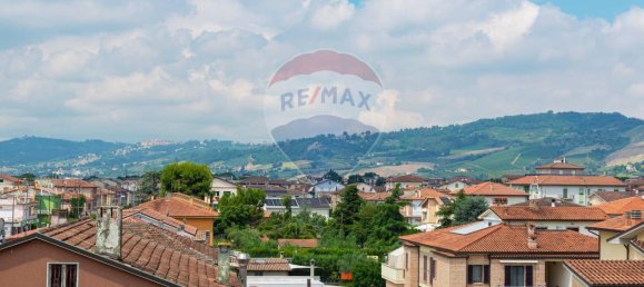 5 rooms Apartment in Maiolati Spontini, Italy No. 7440 7