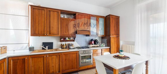 5 rooms Apartment in Maiolati Spontini, Italy No. 7440 10