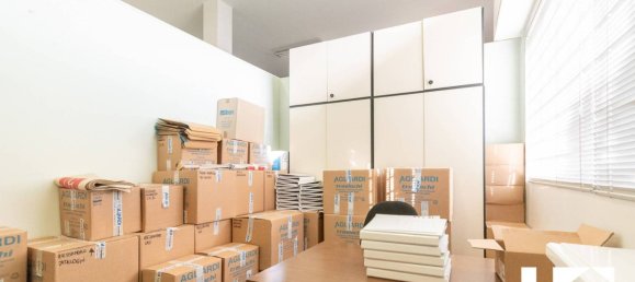 Коммерческая недвижимость с 2 комнатами в Брешиа, Италия № 52584 12