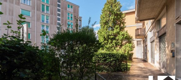 Коммерческая недвижимость с 2 комнатами в Брешиа, Италия № 52584 24