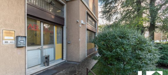 Коммерческая недвижимость с 2 комнатами в Брешиа, Италия № 52584 27