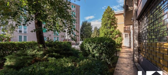 Коммерческая недвижимость с 2 комнатами в Брешиа, Италия № 52584 23