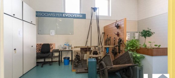 Коммерческая недвижимость с 2 комнатами в Брешиа, Италия № 52584 5