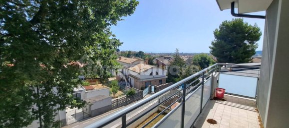 Квартира с 3 спальнями в Пескара, Италия № 342143 21