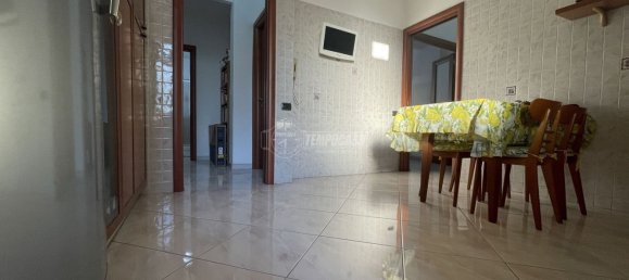 3 rooms Apartment in Casoria, Italy No. 1905 2