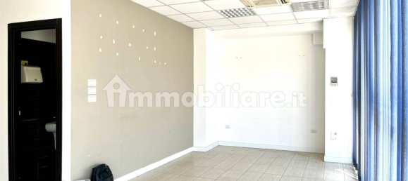 2-salle Propriété commerciale à Perugia, Italy No. 279881 10