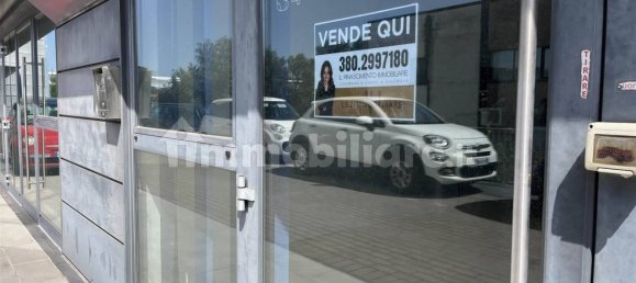 2-salle Propriété commerciale à Perugia, Italy No. 279881 7