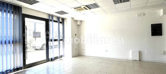 2-salle Propriété commerciale à Perugia, Italy No. 279881 12