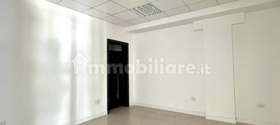 2-salle Propriété commerciale à Perugia, Italy No. 279881 15