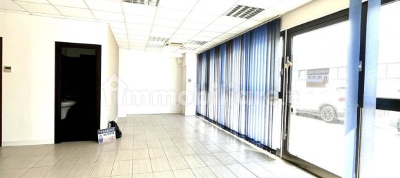 2-salle Propriété commerciale à Perugia, Italy No. 279881 13