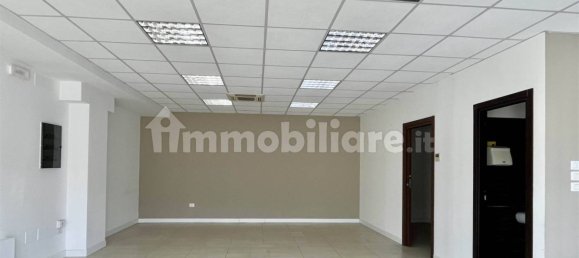 2-salle Propriété commerciale à Perugia, Italy No. 279881 8