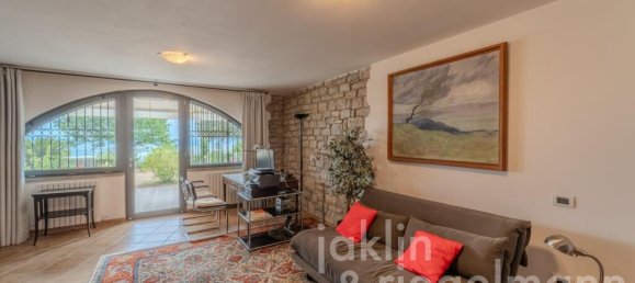 Villa de 5 dormitorios en Passignano sul Trasimeno, Italy No. 381074 40