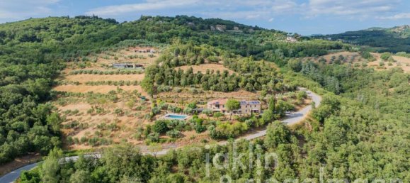 5 bedrooms Villa in Passignano sul Trasimeno, Italy No. 381074 12