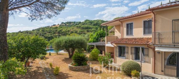 Villa de 5 dormitorios en Passignano sul Trasimeno, Italy No. 381074 29