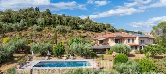 Villa de 5 dormitorios en Passignano sul Trasimeno, Italy No. 381074 16