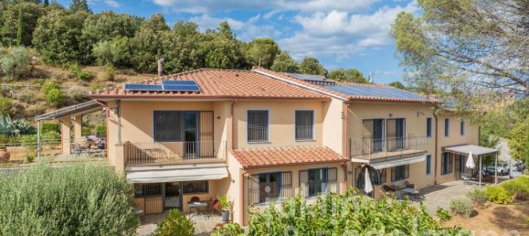 Villa de 5 dormitorios en Passignano sul Trasimeno, Italy No. 381074 24