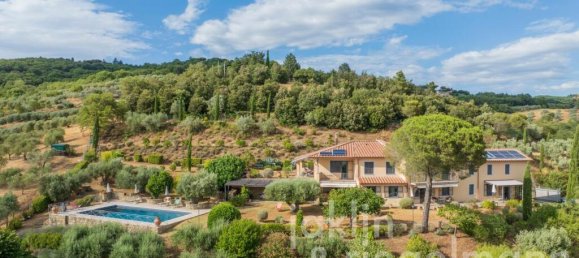5 bedrooms Villa in Passignano sul Trasimeno, Italy No. 381074 9