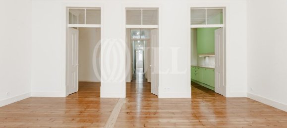 3 bedrooms Apartment in Lisbon, Portugal No. 136098 7