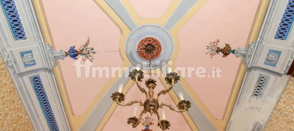 Здание с 5 комнатами в Рандаццо, Италия № 156870 9