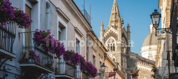 Здание с 5 комнатами в Рандаццо, Италия № 156870 15