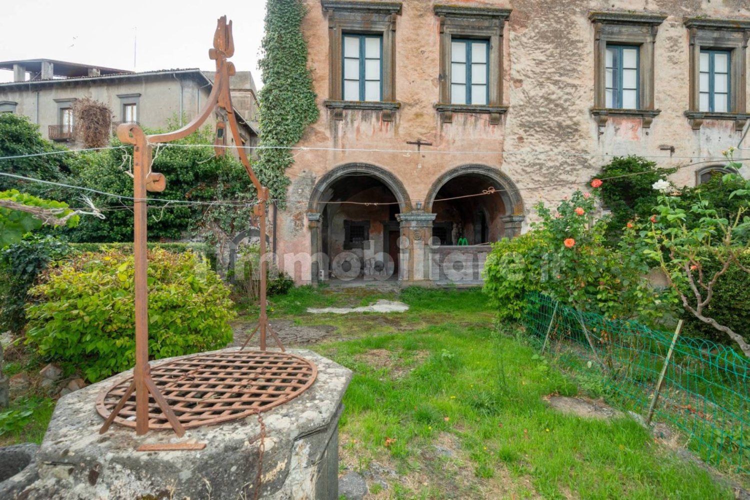 Здание с 5 комнатами в Рандаццо, Италия № 156870