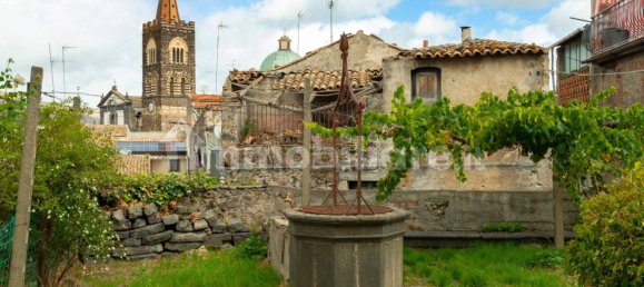 Здание с 5 комнатами в Рандаццо, Италия № 156870 24