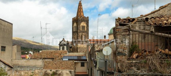 Здание с 5 комнатами в Рандаццо, Италия № 156870 25