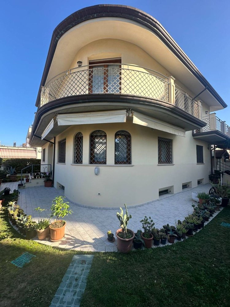 6-Zimmer Villa in Camaiore, Italy, Nr. 261580