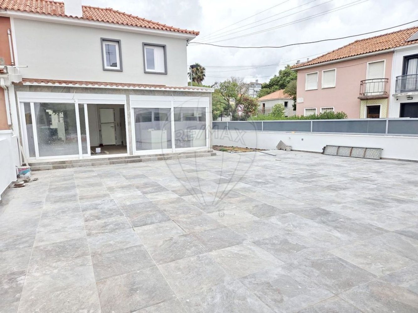 5 bedrooms House in Lisbon, Portugal No. 45186